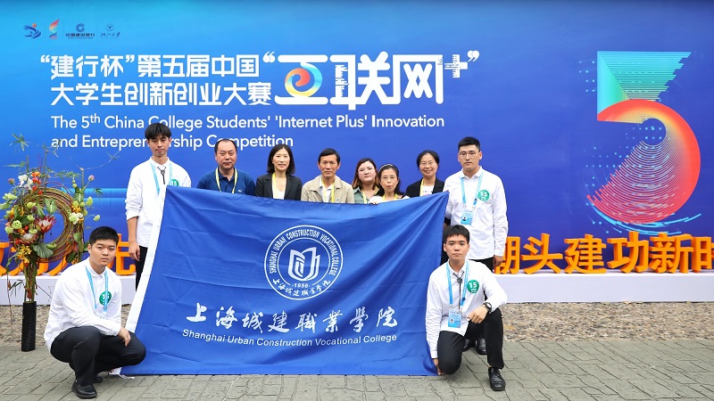 1571276880706193.jpeg 团队合影.jpeg