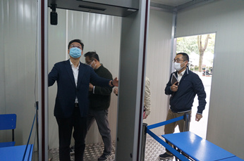 市住建委总工程师刘千伟一行来到学校检查指导新冠肺炎疫情防控工作 (30)_副本.jpg