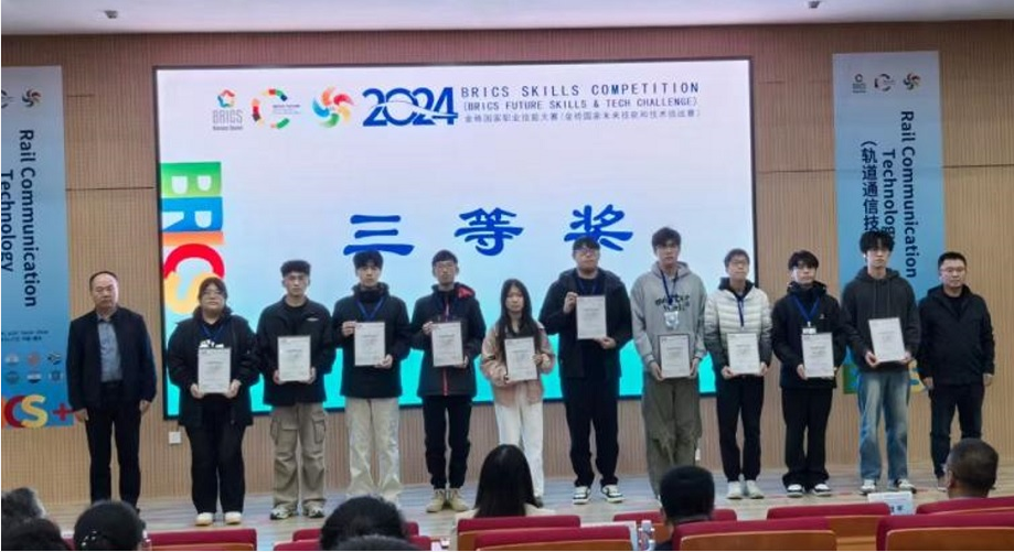 1736128396928037.png 3.png